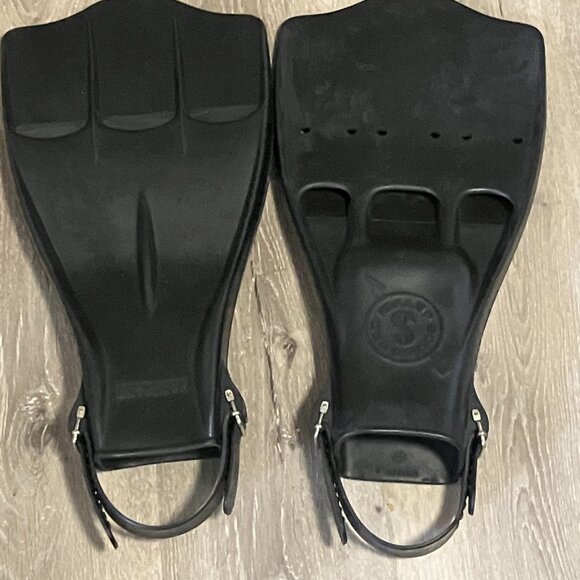 Scuba diving gear - Picture 4 of 7